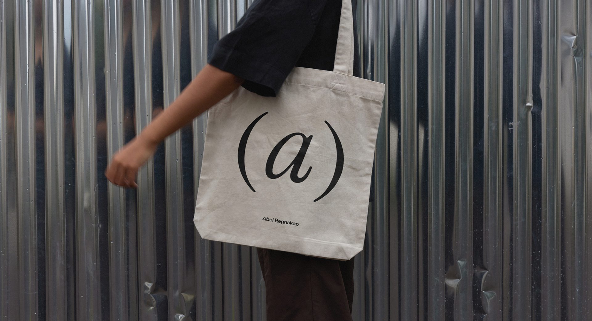 TOTE BAG MOCKUP 06 2