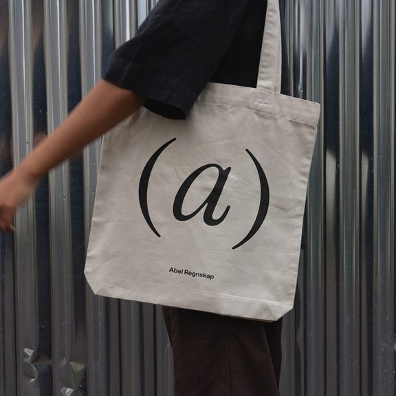 TOTE BAG MOCKUP 06 2