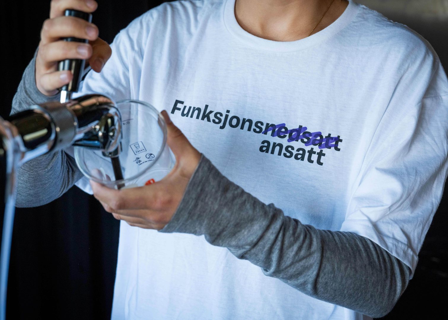Funksjonsansatt t skjorte